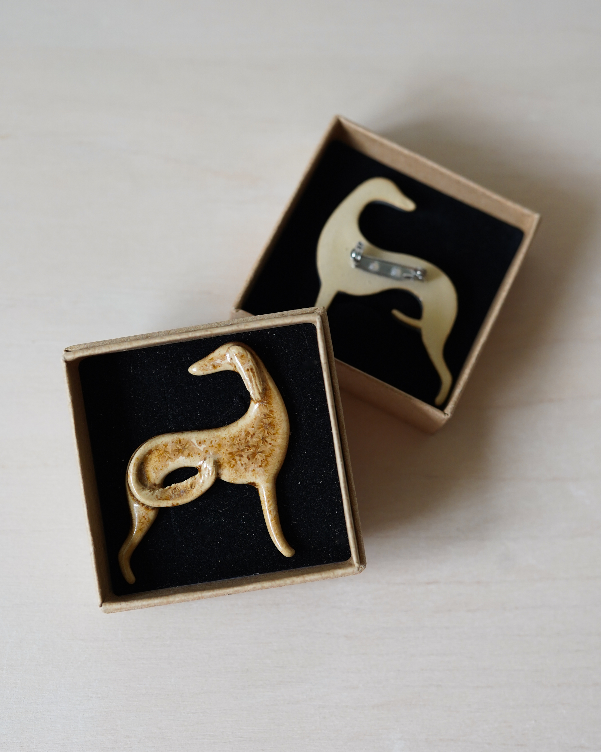 Saluki Brooch - Golden Beige